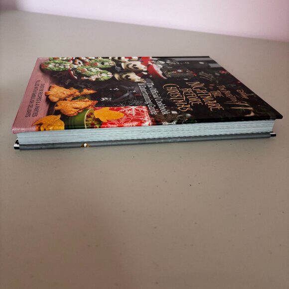 The Nightmare Before Christmas Official Cookbook - Picture 6 of 7